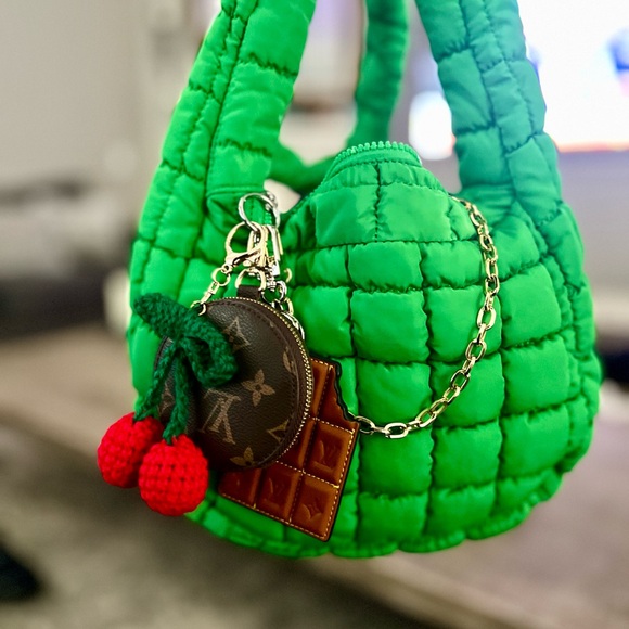 CLOSET CLEAR OUT DAYS - Picture 8 of 10